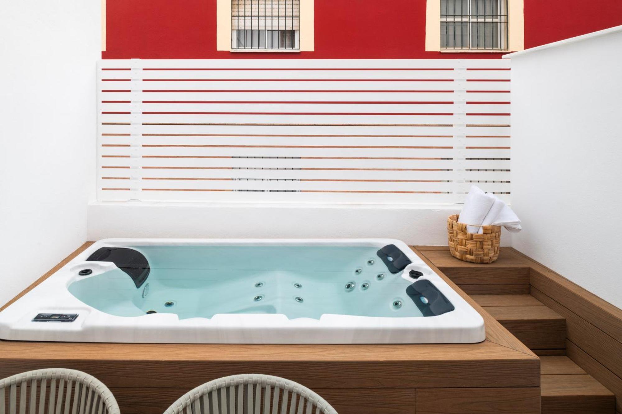 Magno Apartments Santa Clara - Private Terraces With Jacuzzi Seville Luaran gambar