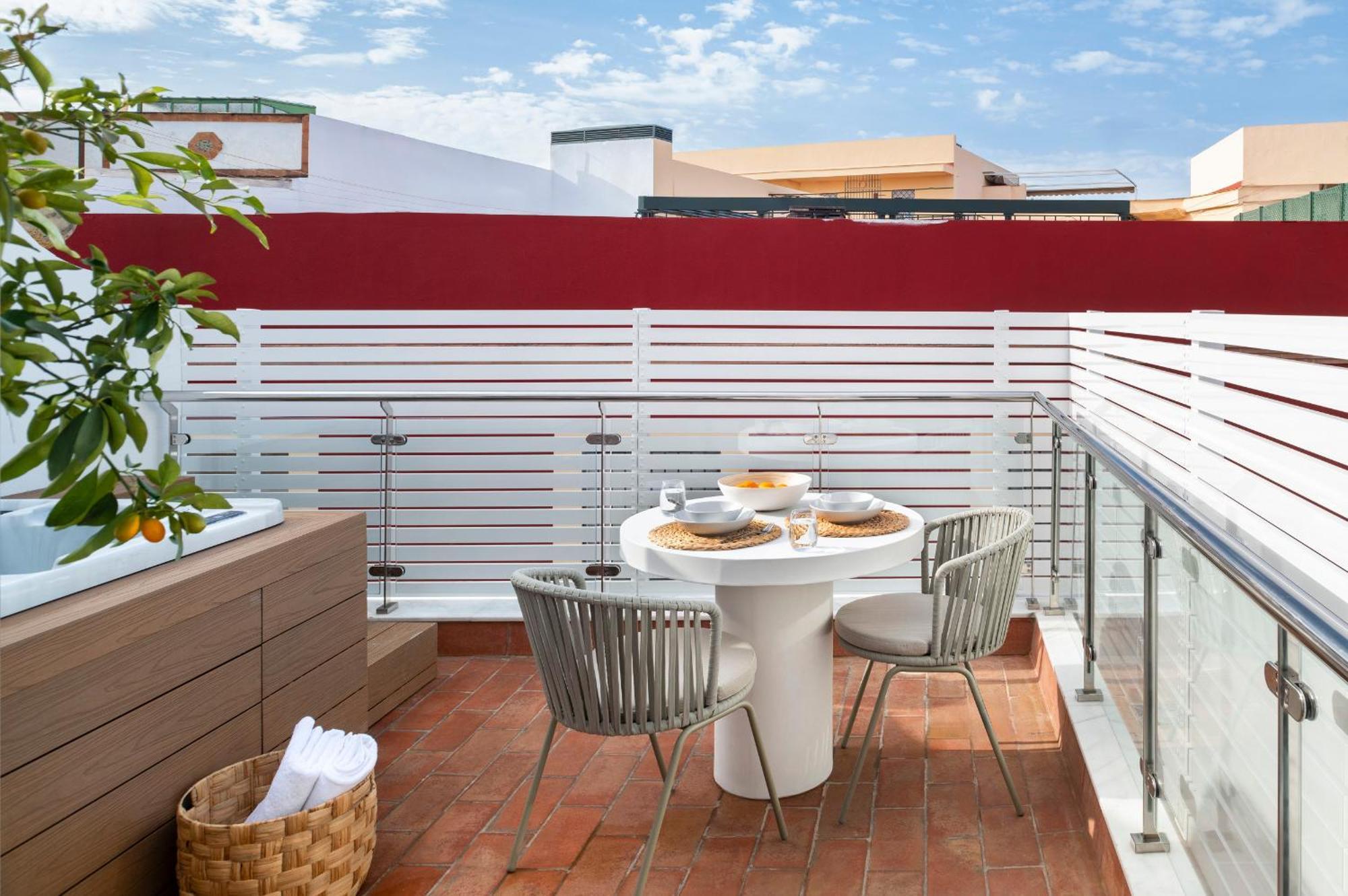 Magno Apartments Santa Clara - Private Terraces With Jacuzzi Seville Luaran gambar